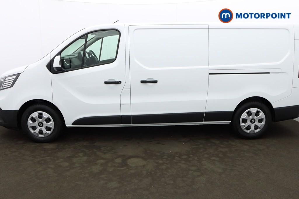 Renault Trafic Advance Automatic Electric Panel Van - Stock Number (1604197) - Passenger side