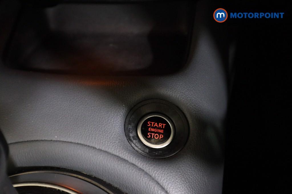 Nissan Juke N-Connecta Automatic Petrol SUV - Stock Number (1604580) - 8th supplementary image