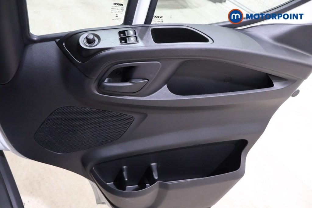 Iveco Daily Business Manual Diesel Extra High Roof - Stock Number (1597478) - 8th supplementary image