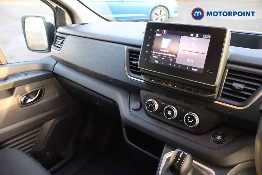 Renault Trafic Advance Automatic Electric Panel Van - Stock Number (1604188) - Drivers side front corner