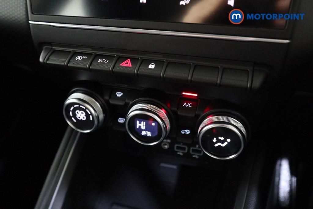 Renault Clio Evolution Manual Petrol Hatchback - Stock Number (1603479) - 8th supplementary image