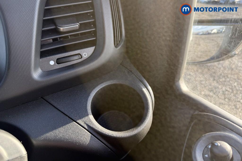 Iveco Daily Business Manual Diesel High Volume-High Roof Van - Stock Number (1597467) - 8th supplementary image