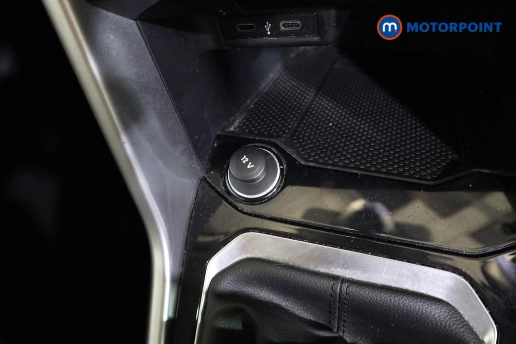 Volkswagen T-Roc Life Manual Petrol SUV - Stock Number (1601352) - 8th supplementary image