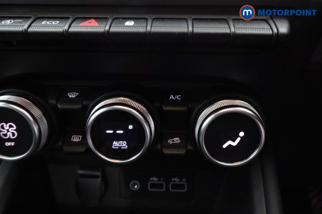 Renault Clio Evolution Manual Petrol Hatchback - Stock Number (1601229) - 8th supplementary image