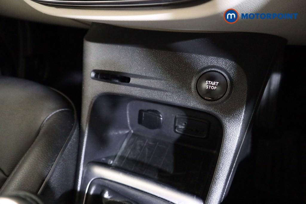 Renault Captur Gt Line Manual Petrol SUV - Stock Number (1606832) - 8th supplementary image