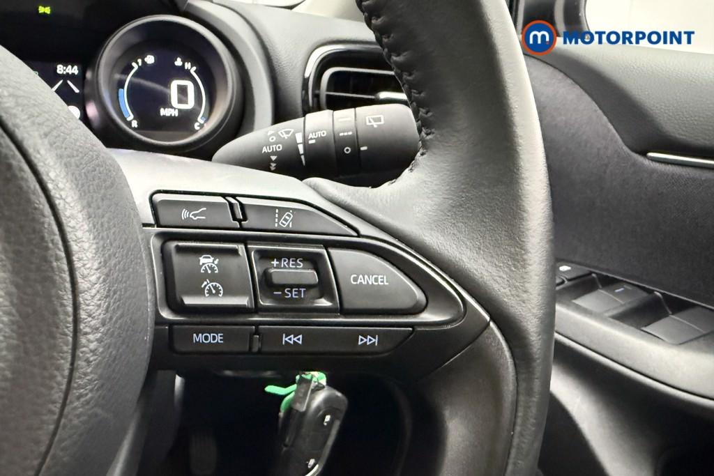 Toyota Yaris Design Automatic Petrol-Electric Hybrid Hatchback - Stock Number (1587021) - 8th supplementary image