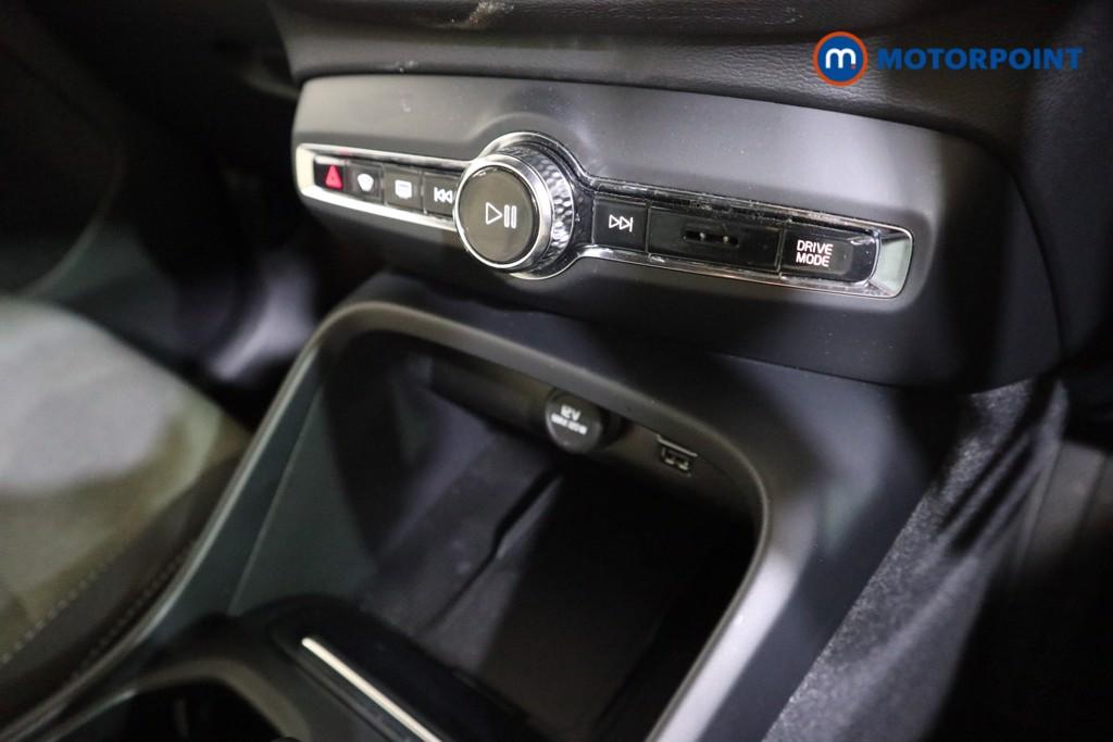 Volvo Xc40 Core Automatic Petrol Plug-In Hybrid SUV - Stock Number (1610290) - 8th supplementary image