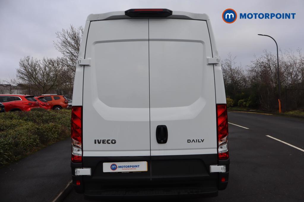 Iveco Daily Business Manual Diesel High Volume-High Roof Van - Stock Number (1597403) - Rear bumper