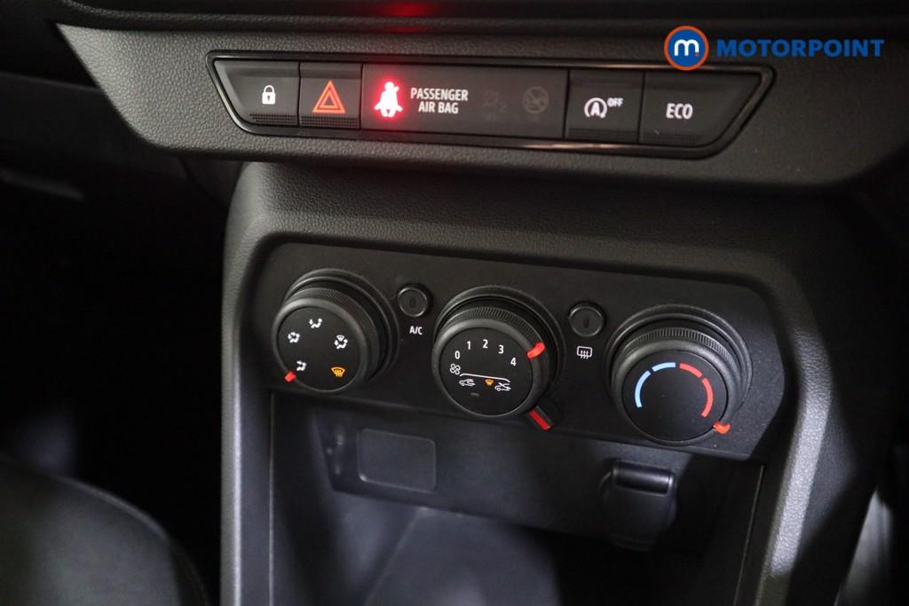 Dacia Sandero Comfort Manual Petrol Hatchback - Stock Number (1608929) - 8th supplementary image