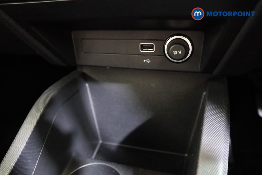 Skoda Fabia Colour Edition Manual Petrol Hatchback - Stock Number (1611922) - 8th supplementary image