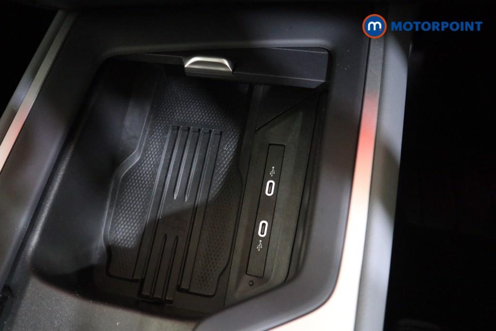 Volkswagen Passat Life Automatic Petrol Plug-In Hybrid Estate - Stock Number (1614626) - 8th supplementary image