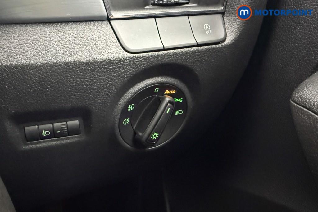 Skoda Fabia Colour Edition Manual Petrol Hatchback - Stock Number (1575692) - 8th supplementary image