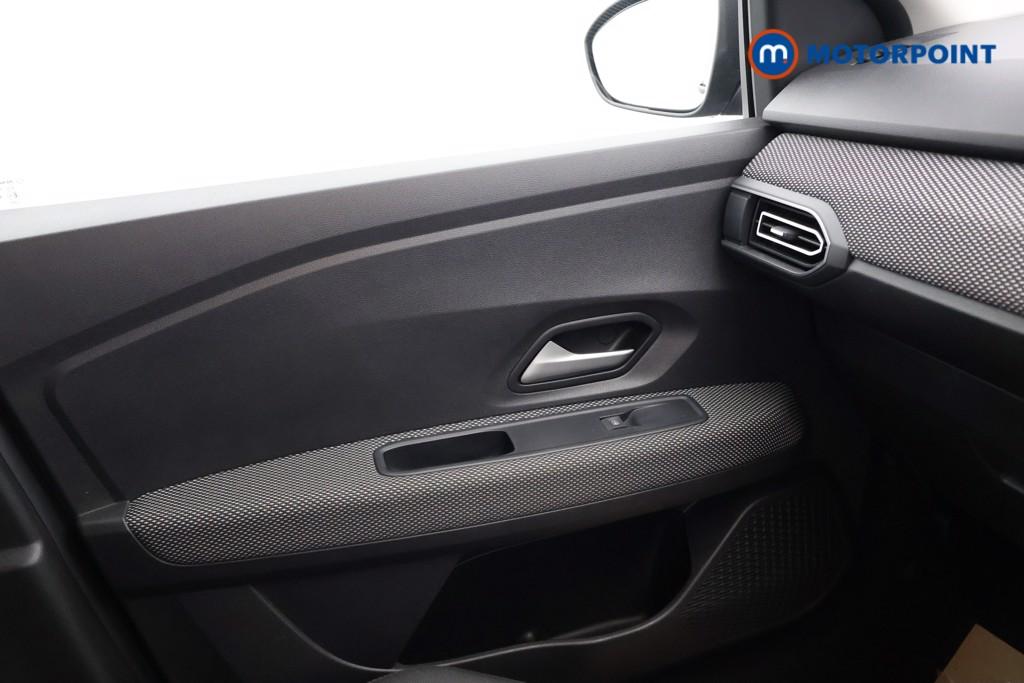Dacia Sandero Expression Manual Petrol Hatchback - Stock Number (1608389) - 8th supplementary image