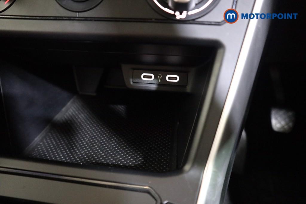 Volkswagen Polo Life Manual Petrol Hatchback - Stock Number (1611765) - 8th supplementary image