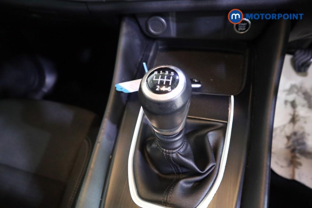 Nissan Qashqai N-Connecta Manual Petrol SUV - Stock Number (1608471) - 8th supplementary image