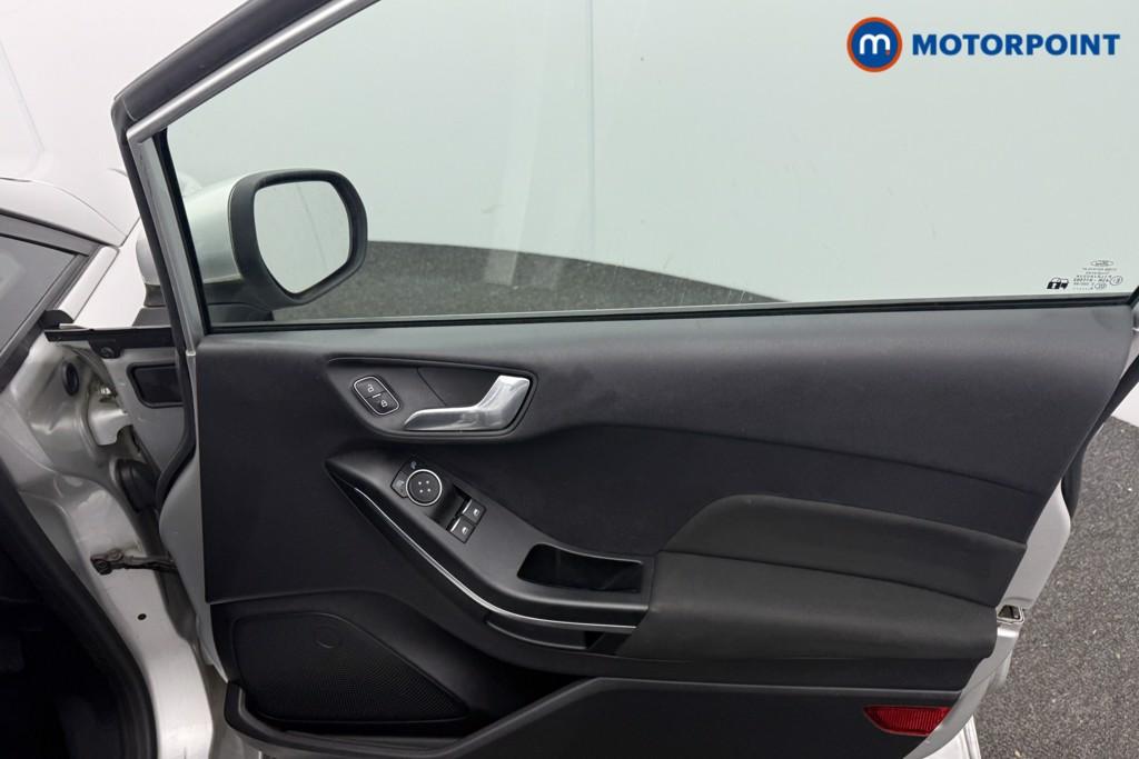 Ford Fiesta Zetec Manual Petrol Hatchback - Stock Number (1610535) - 8th supplementary image