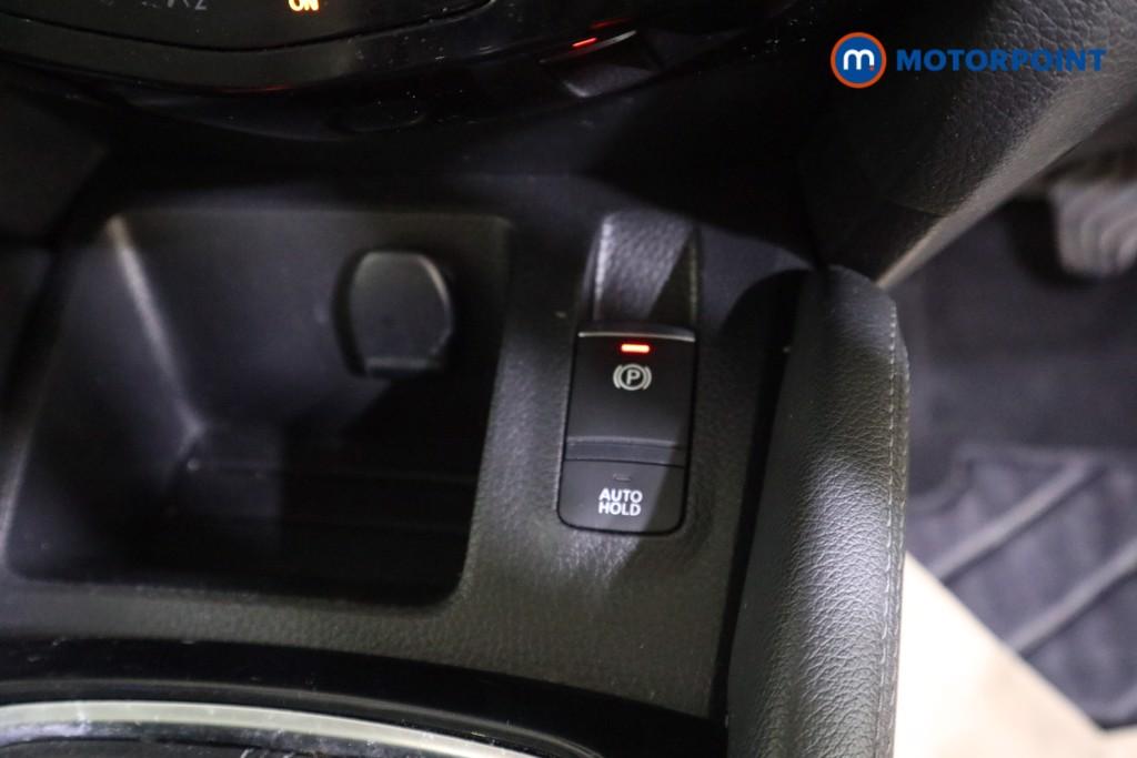 Nissan Qashqai Tekna Manual Petrol SUV - Stock Number (1609856) - 8th supplementary image