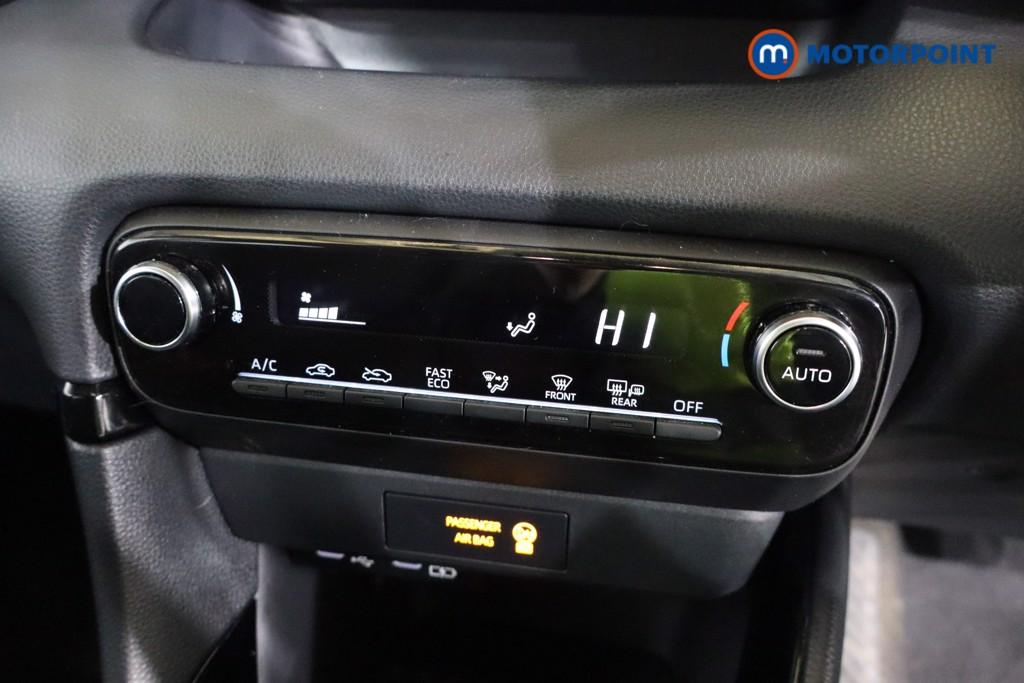 Toyota Yaris Design Automatic Petrol-Electric Hybrid Hatchback - Stock Number (1618616) - 8th supplementary image