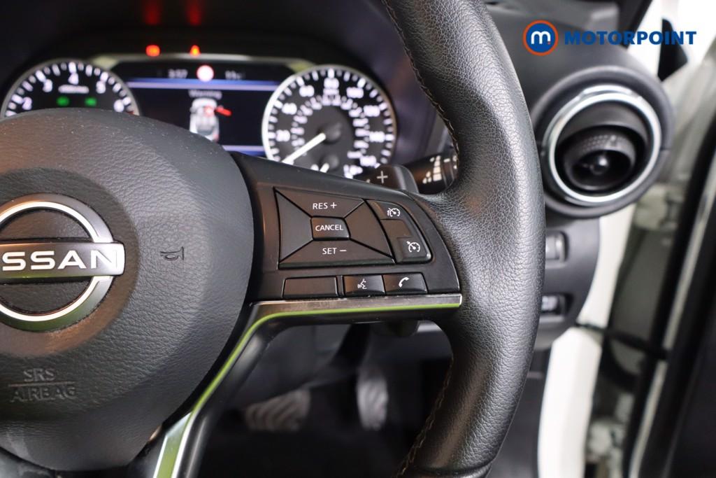 Nissan Juke N-Connecta Automatic Petrol SUV - Stock Number (1618755) - 8th supplementary image