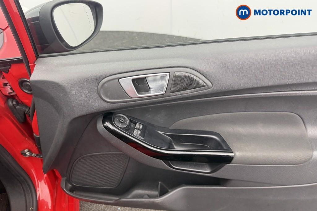 Ford Fiesta Zetec S Red Manual Petrol Hatchback - Stock Number (1620600) - 8th supplementary image
