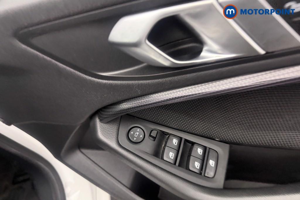 BMW 2 Series Sport Manual Petrol Saloon - Stock Number (1619765) - 8th supplementary image