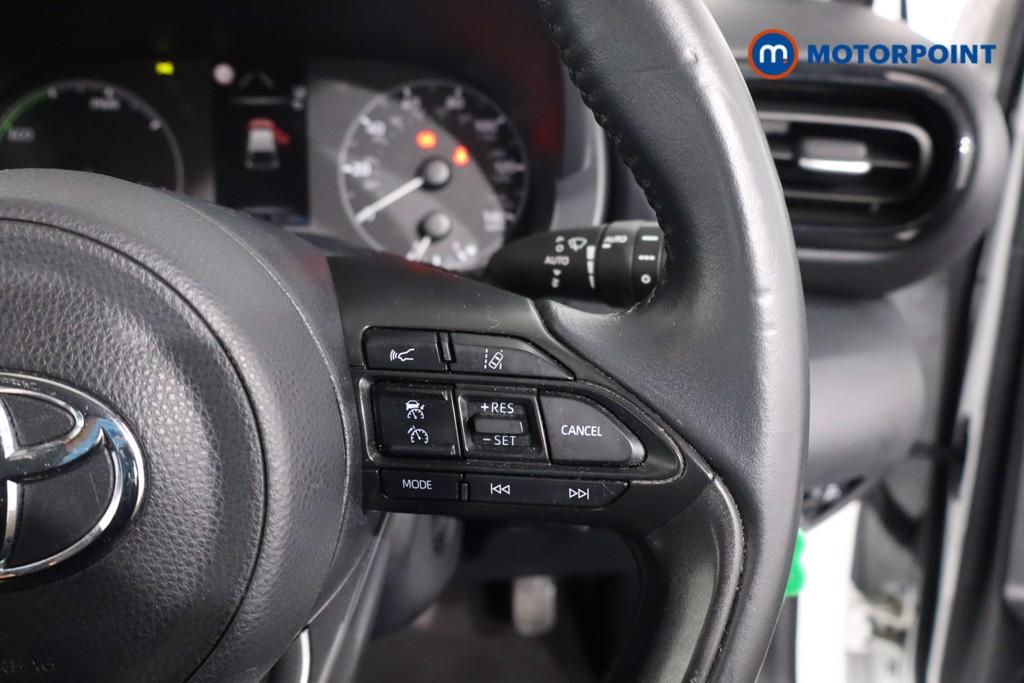 Toyota Yaris Icon Automatic Petrol-Electric Hybrid Hatchback - Stock Number (1623651) - 8th supplementary image