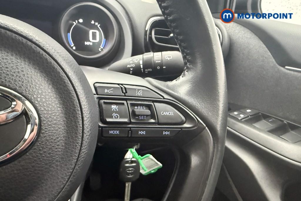Toyota Yaris Design Automatic Petrol-Electric Hybrid Hatchback - Stock Number (1622027) - 8th supplementary image