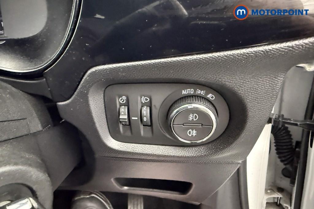 Vauxhall Corsa Elite Edition Manual Petrol Hatchback - Stock Number (1616103) - 8th supplementary image