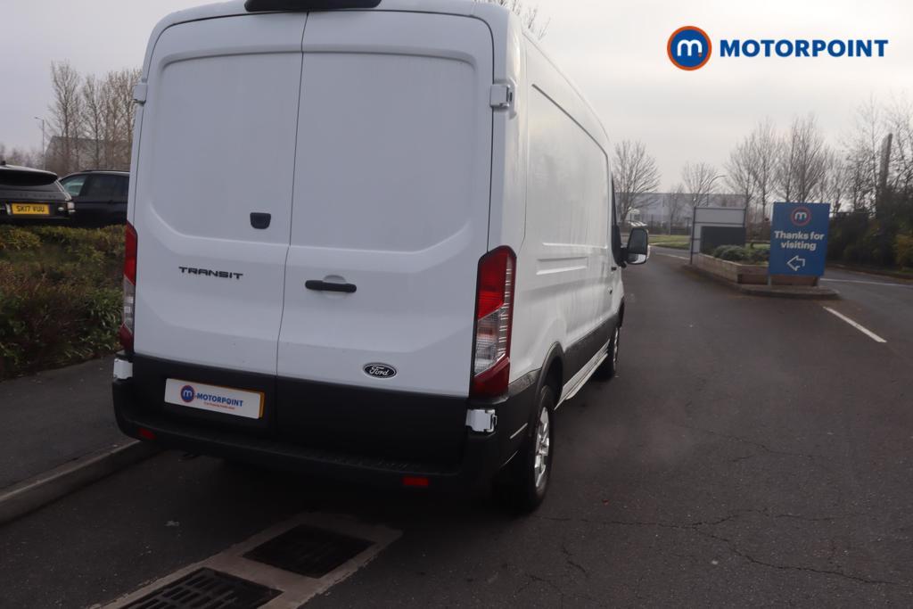 Ford Transit Limited Automatic Diesel Medium Roof Van - Stock Number (1611437) - 8th supplementary image
