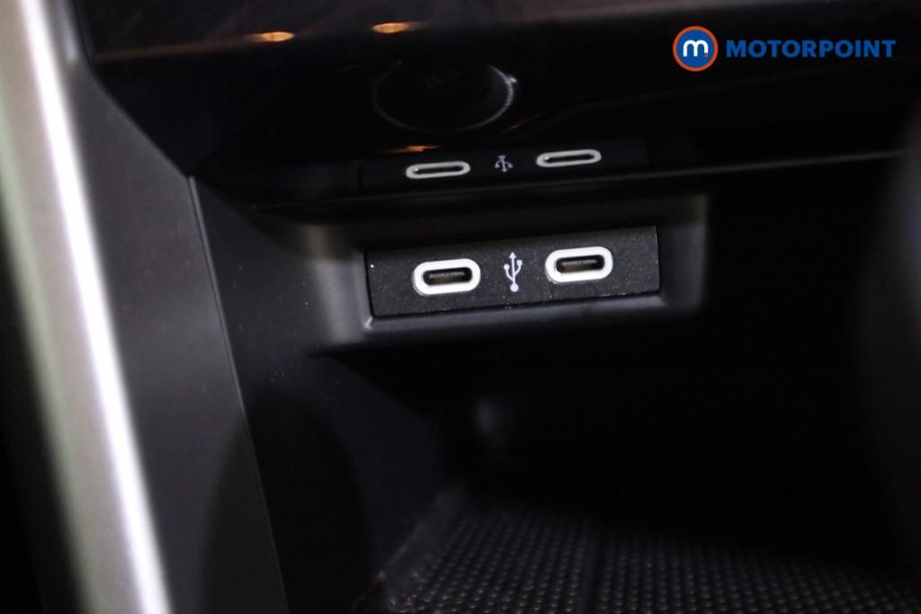 Volkswagen T-Roc Life Automatic Petrol SUV - Stock Number (1611530) - 8th supplementary image