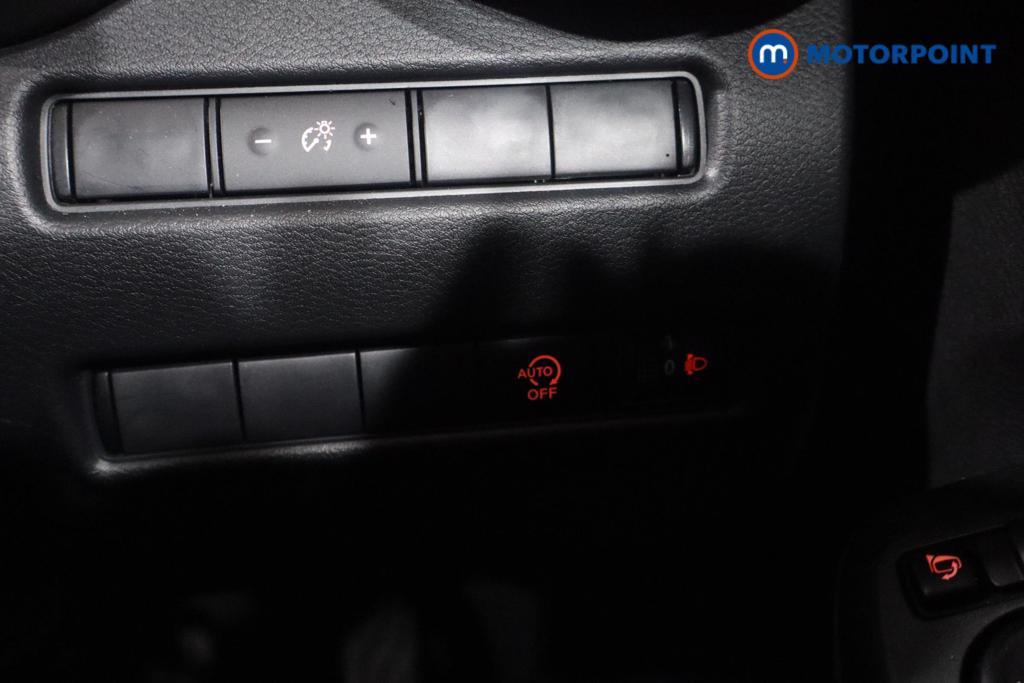 Nissan Juke Acenta Premium Manual Petrol SUV - Stock Number (1626600) - 8th supplementary image