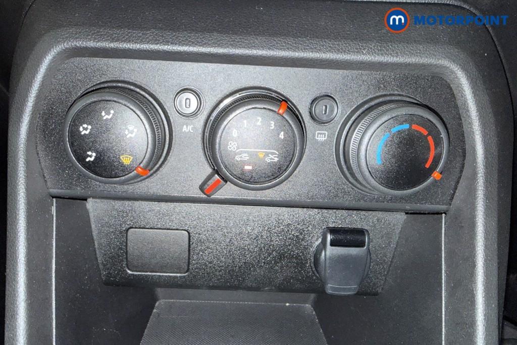 Dacia Sandero Expression Manual Petrol Hatchback - Stock Number (1618893) - 8th supplementary image