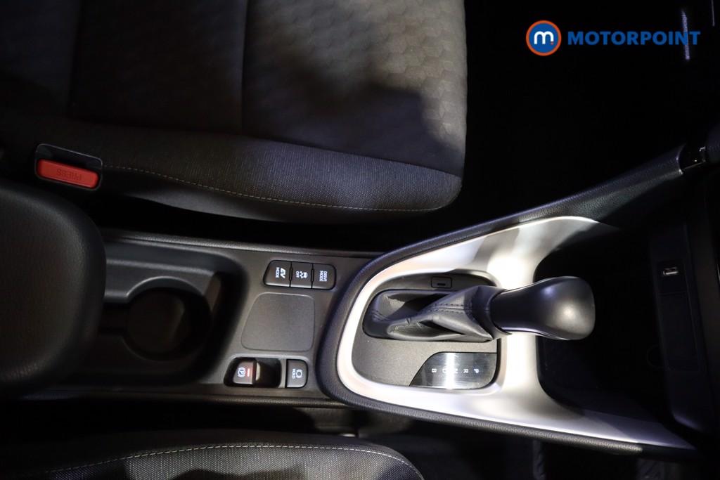 Toyota Yaris Design Automatic Petrol-Electric Hybrid Hatchback - Stock Number (1628233) - 8th supplementary image