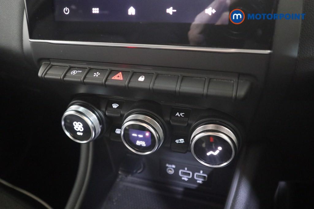 Renault Captur S Edition Manual Petrol SUV - Stock Number (1625517) - 8th supplementary image