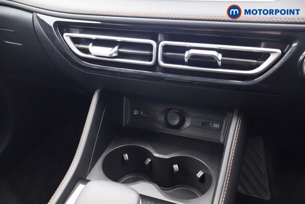 Mg Motor Uk HS SE Automatic Petrol-Electric Hybrid SUV - Stock Number (1622935) - 8th supplementary image