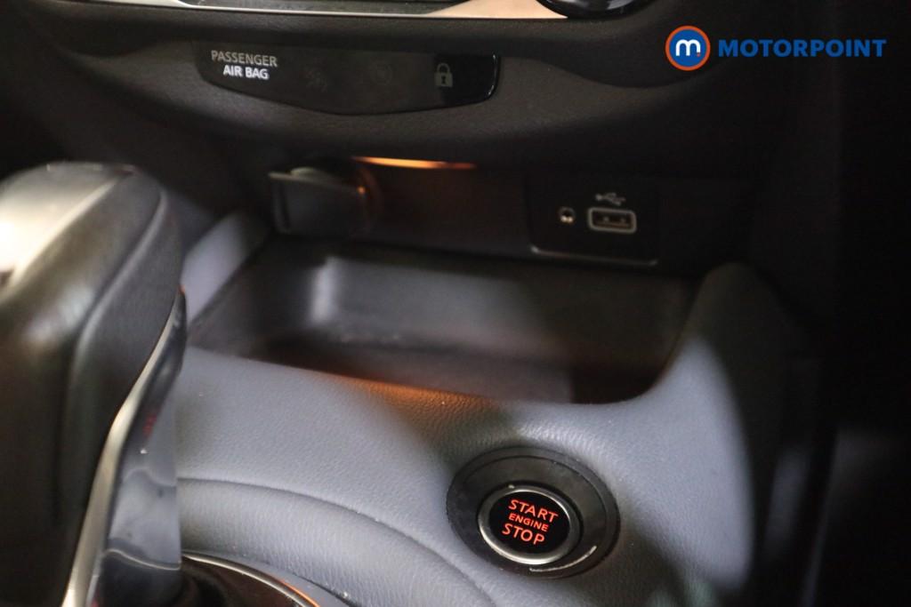Nissan Juke Tekna Automatic Petrol SUV - Stock Number (1622070) - 8th supplementary image