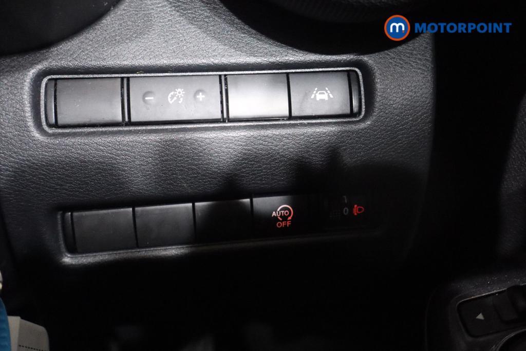 Nissan Juke Acenta Manual Petrol SUV - Stock Number (1628558) - 8th supplementary image