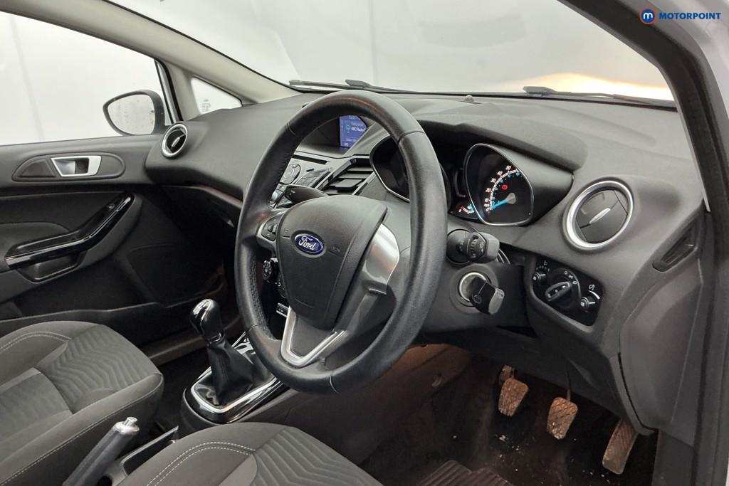 Ford Fiesta Zetec Manual Petrol Hatchback - Stock Number (1634620) - 8th supplementary image