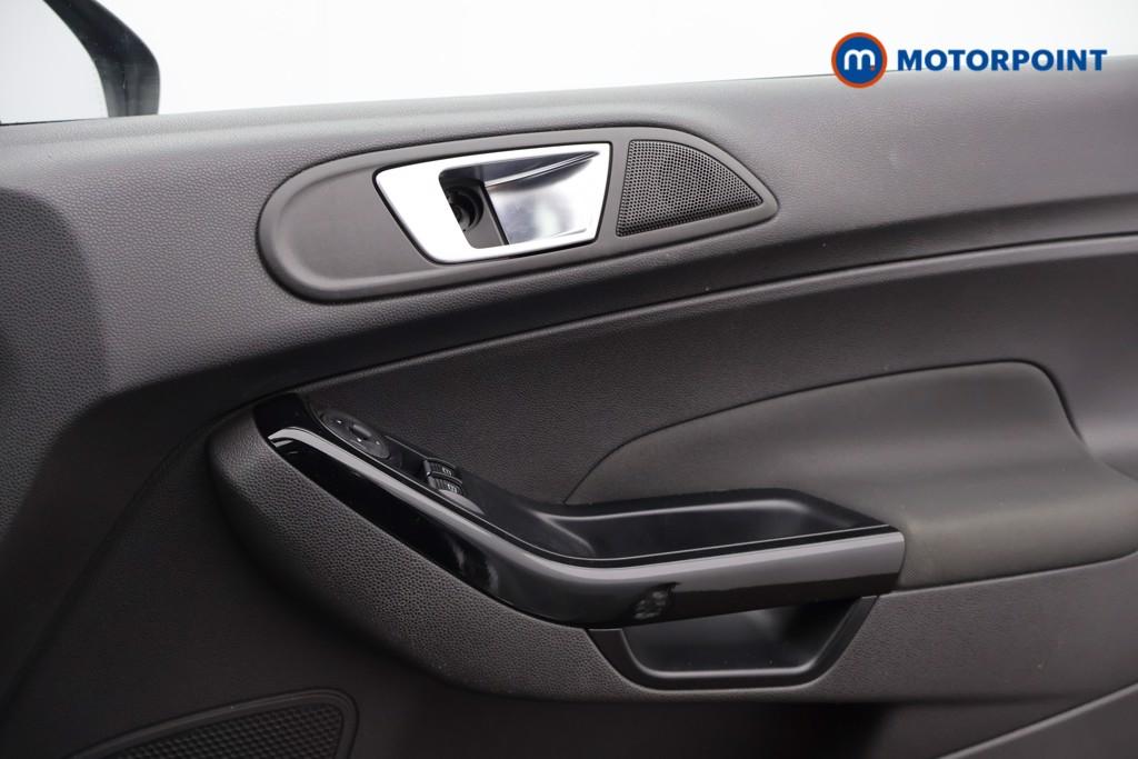 Ford Fiesta Zetec Manual Petrol Hatchback - Stock Number (1631812) - 8th supplementary image