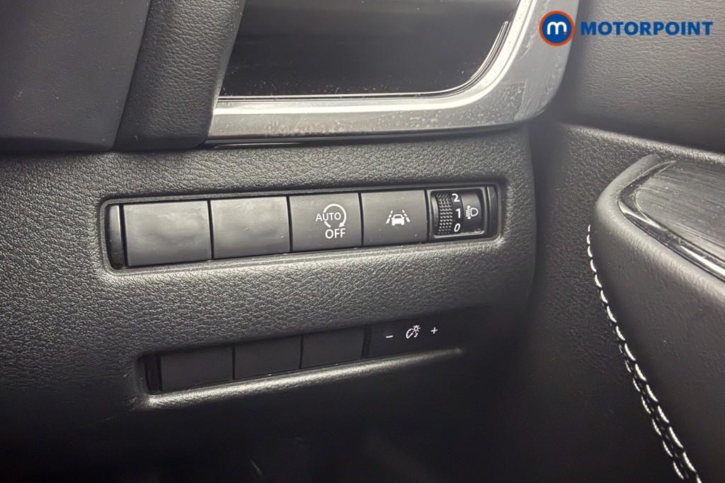 Nissan Qashqai N-Connecta Automatic Petrol SUV - Stock Number (1636653) - 8th supplementary image