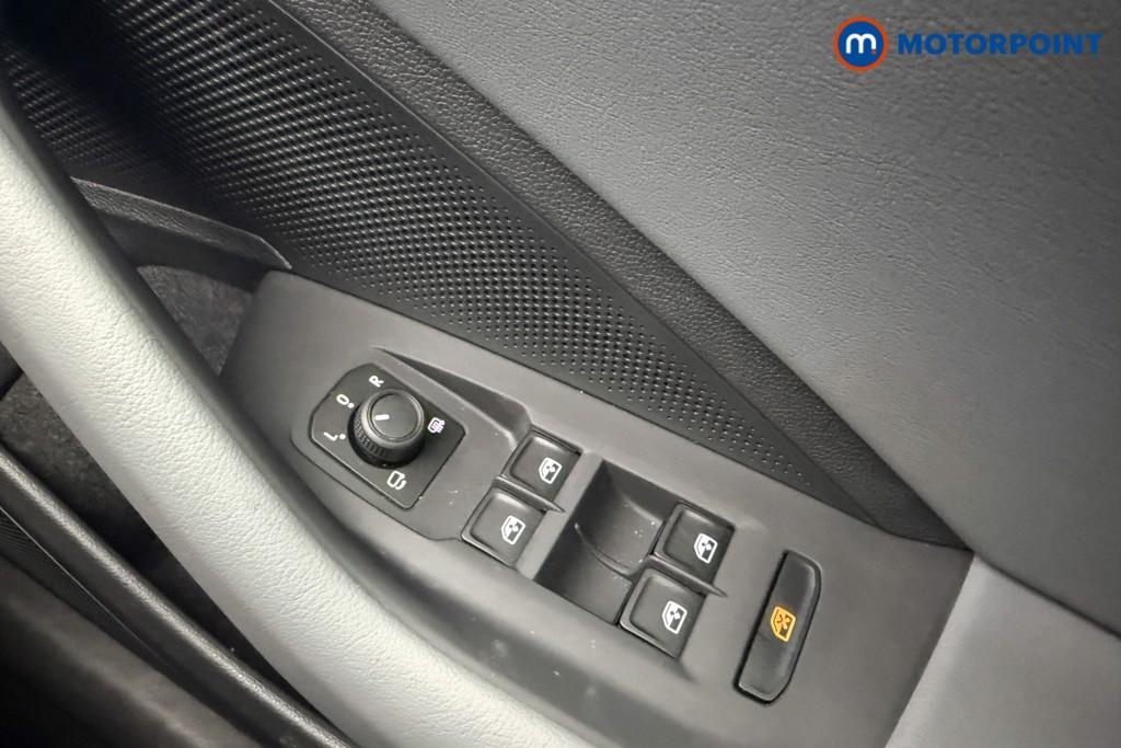 Volkswagen Passat Life Automatic Petrol Plug-In Hybrid Estate - Stock Number (1632878) - 8th supplementary image