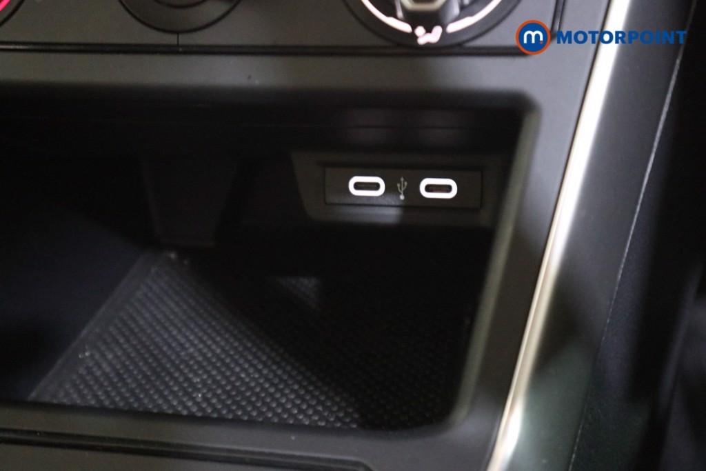 Volkswagen Polo Life Manual Petrol Hatchback - Stock Number (1623360) - 8th supplementary image