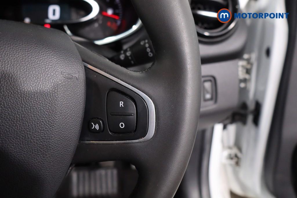 Renault Clio Play Manual Petrol Hatchback - Stock Number (1638070) - 8th supplementary image