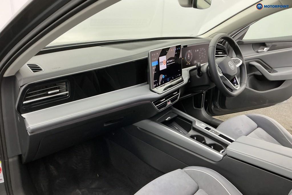 Volkswagen Passat Life Automatic Petrol Plug-In Hybrid Estate - Stock Number (1632875) - 8th supplementary image