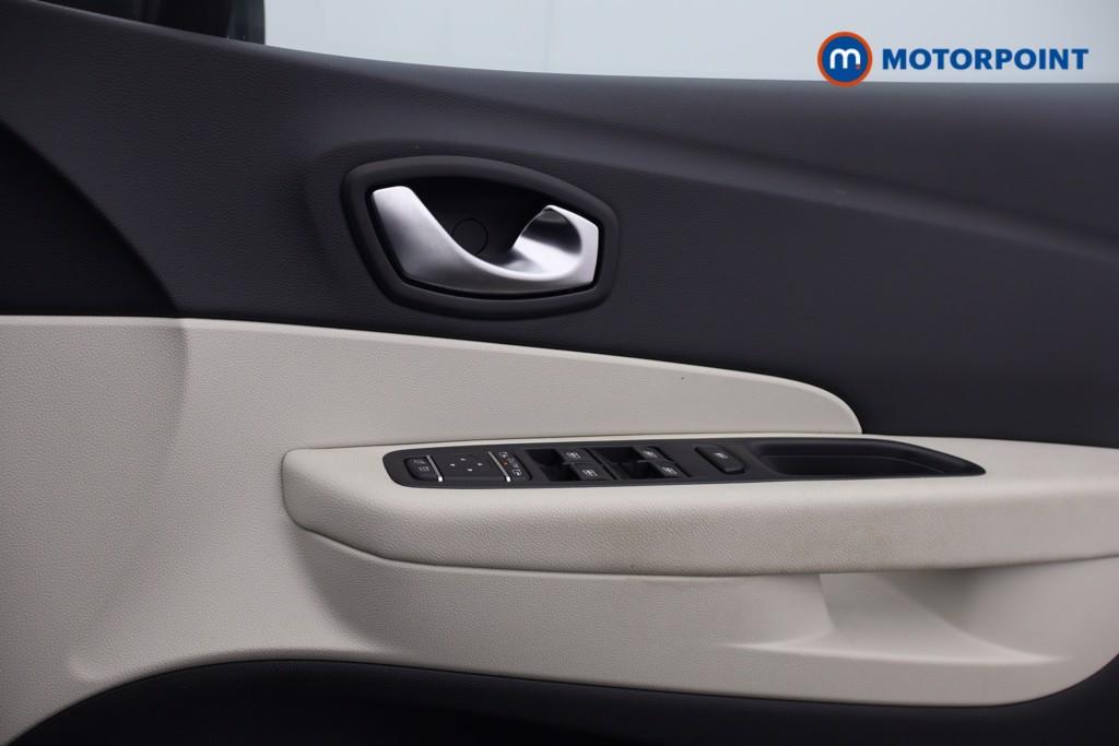 Renault Captur Gt Line Manual Petrol SUV - Stock Number (1640701) - 8th supplementary image