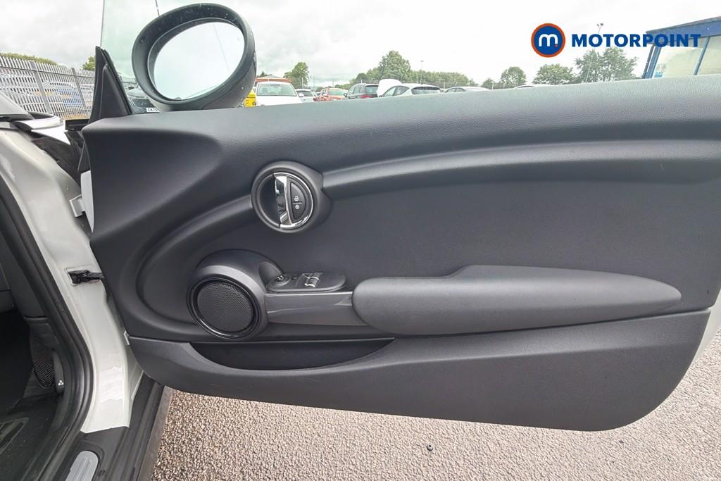 Mini Hatchback Cooper Classic Manual Petrol Hatchback - Stock Number (1639044) - 19th supplementary image