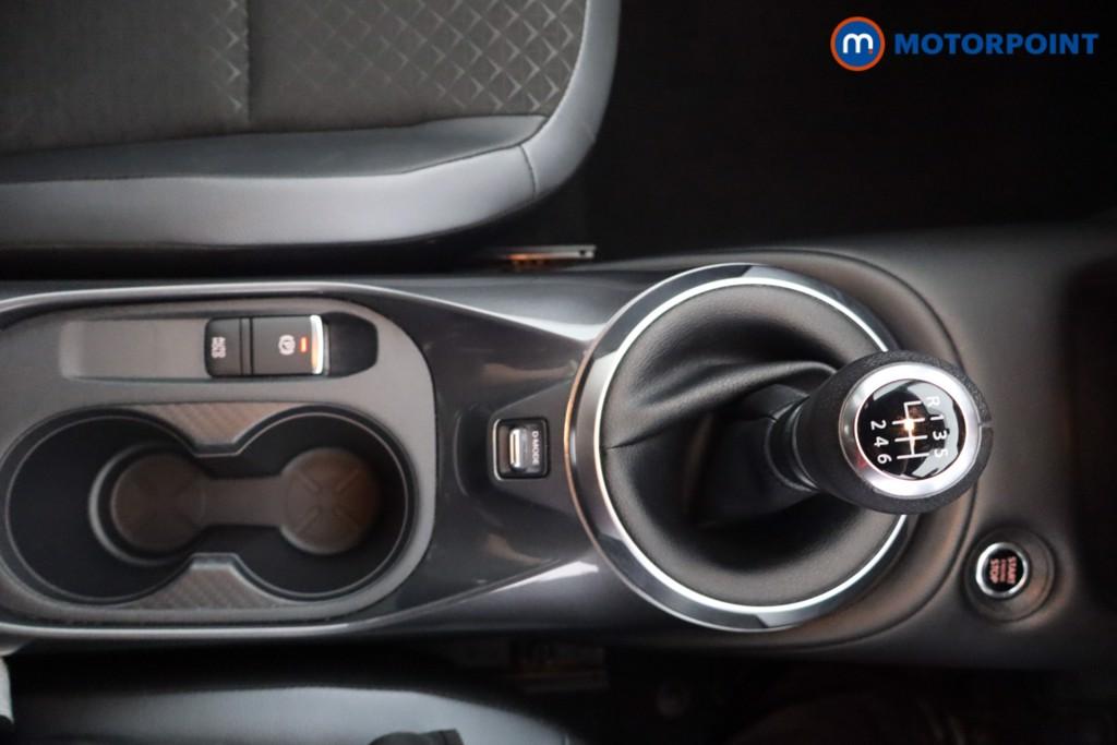 Nissan Juke N-Connecta Manual Petrol SUV - Stock Number (1651276) - 8th supplementary image