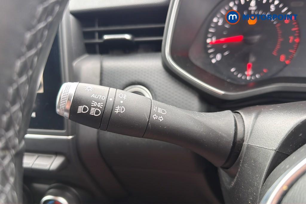 Renault Clio Iconic Manual Petrol Hatchback - Stock Number (1634552) - 18th supplementary image