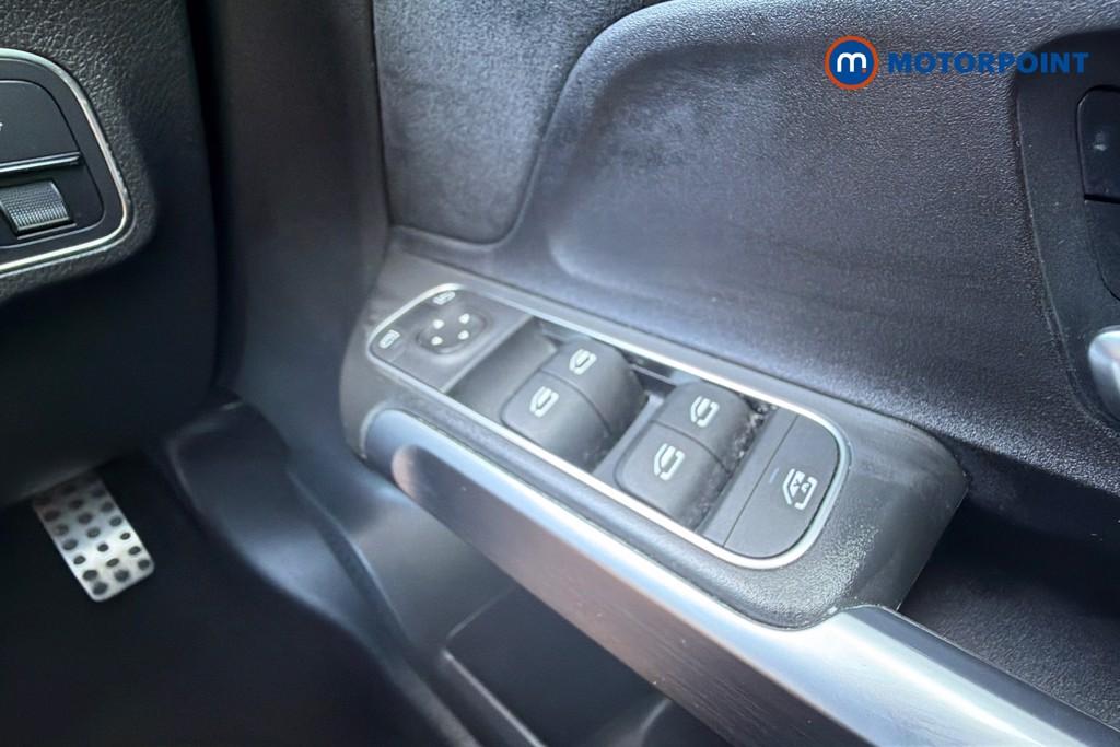Mercedes-Benz GLB Amg Line Automatic Petrol SUV - Stock Number (1649824) - 39th supplementary image