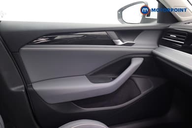 Volkswagen Passat Life Automatic Petrol Plug-In Hybrid Estate - Stock Number (1654189) - 11th supplementary image